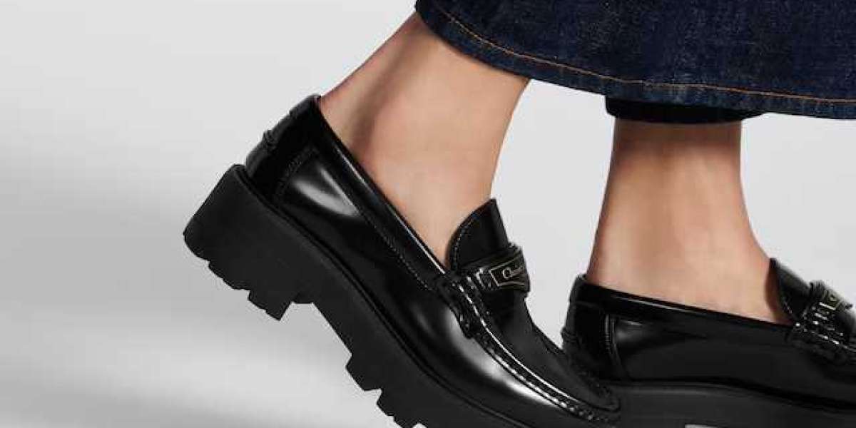 the Dior Shoes quiet luxury trend that's been